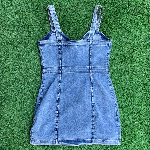 H&M Structured Button Up Denim Dress - Picture 3 of 7